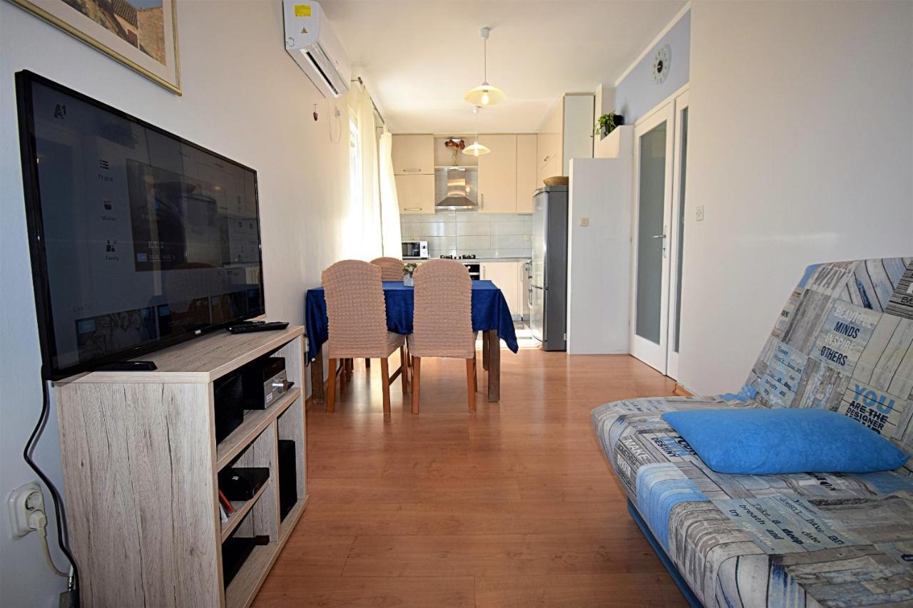 Apartment Corner Zara Esterno foto